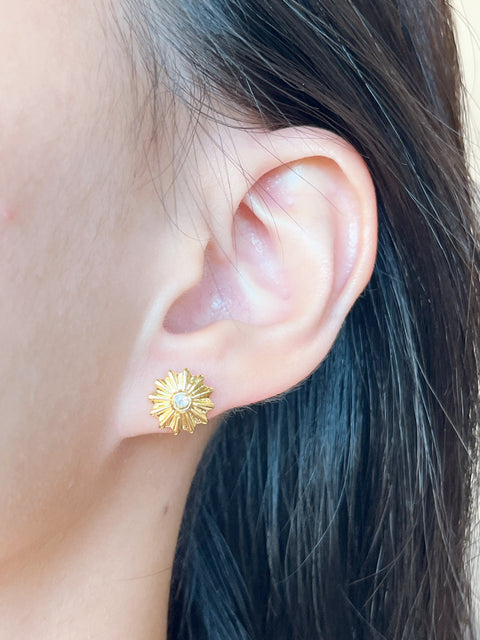 Daisy Stud Earrings - GF