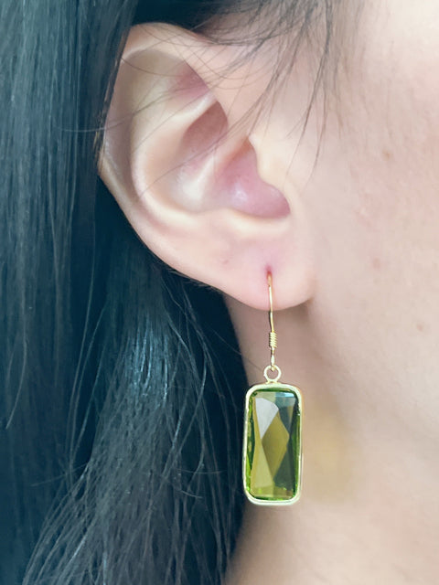 Peridot Crystal Rectangle Earrings In Gold - GF