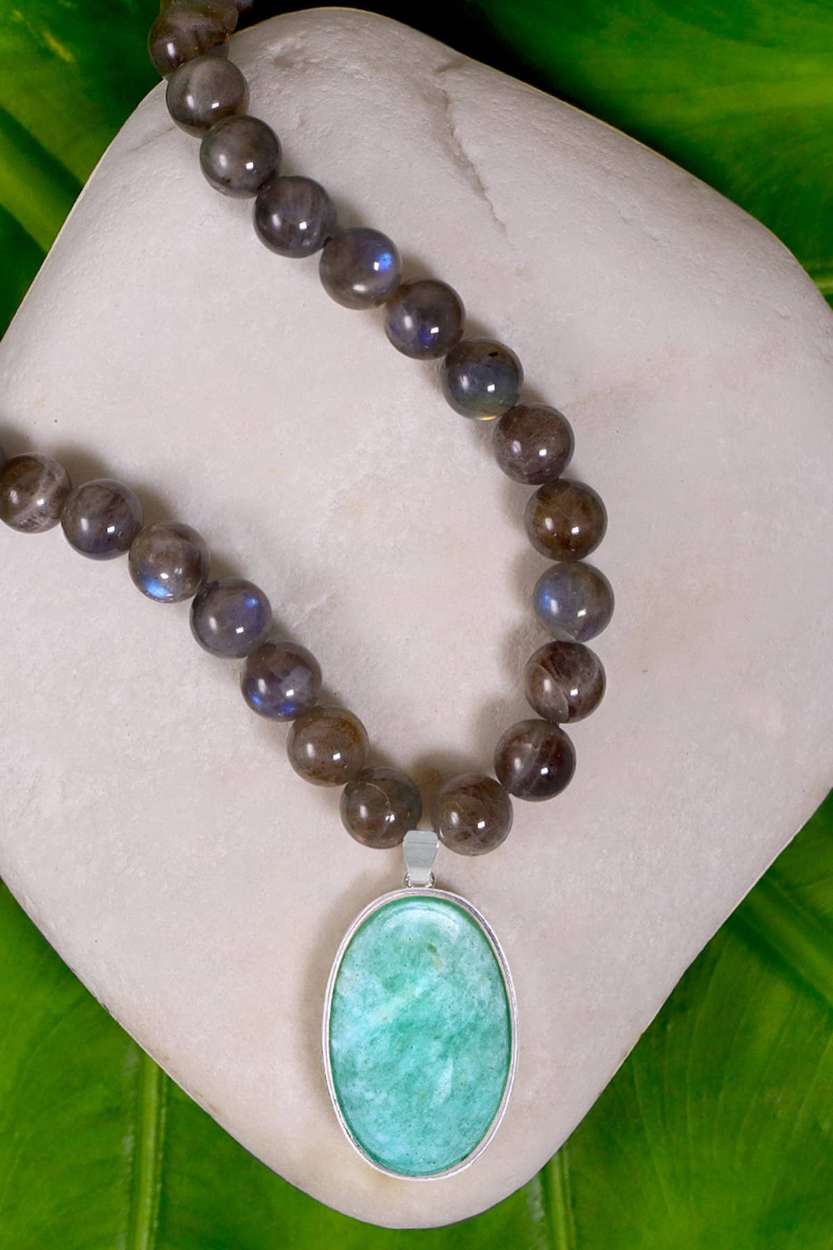 Labradorite Beads Necklace With Amazonite Pendant - SS